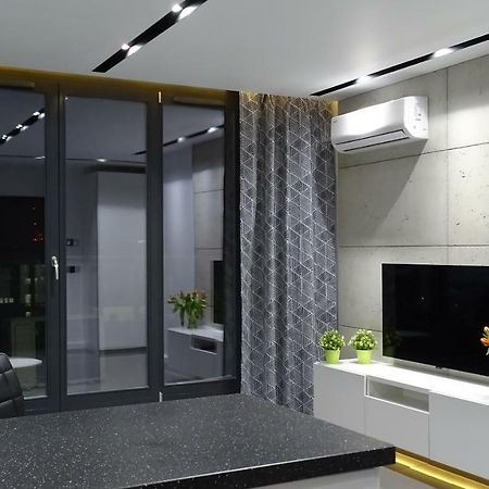 Black Line Apartment 克拉科夫 外观 照片