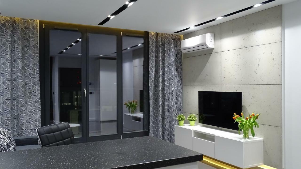 Black Line Apartment 克拉科夫 外观 照片